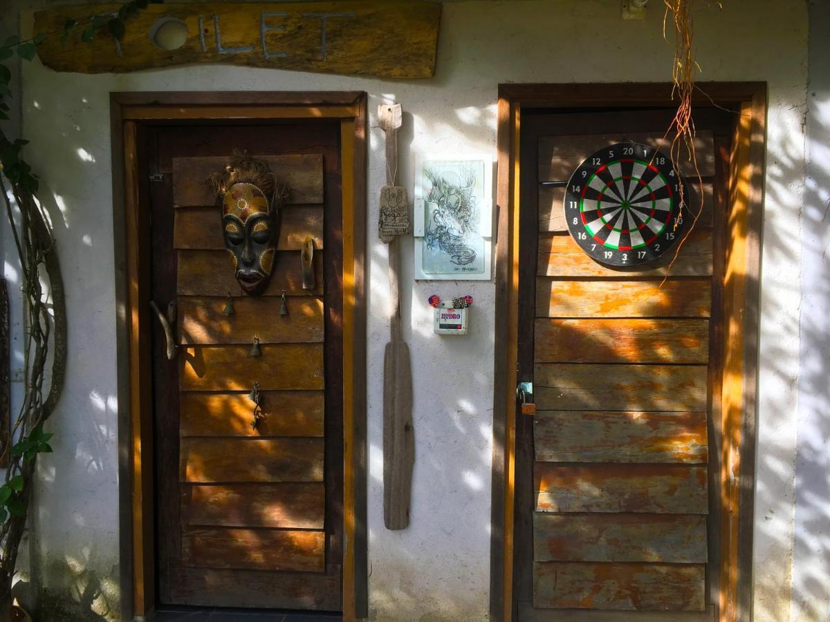 Merdeka House Maluk Exteriér fotografie
